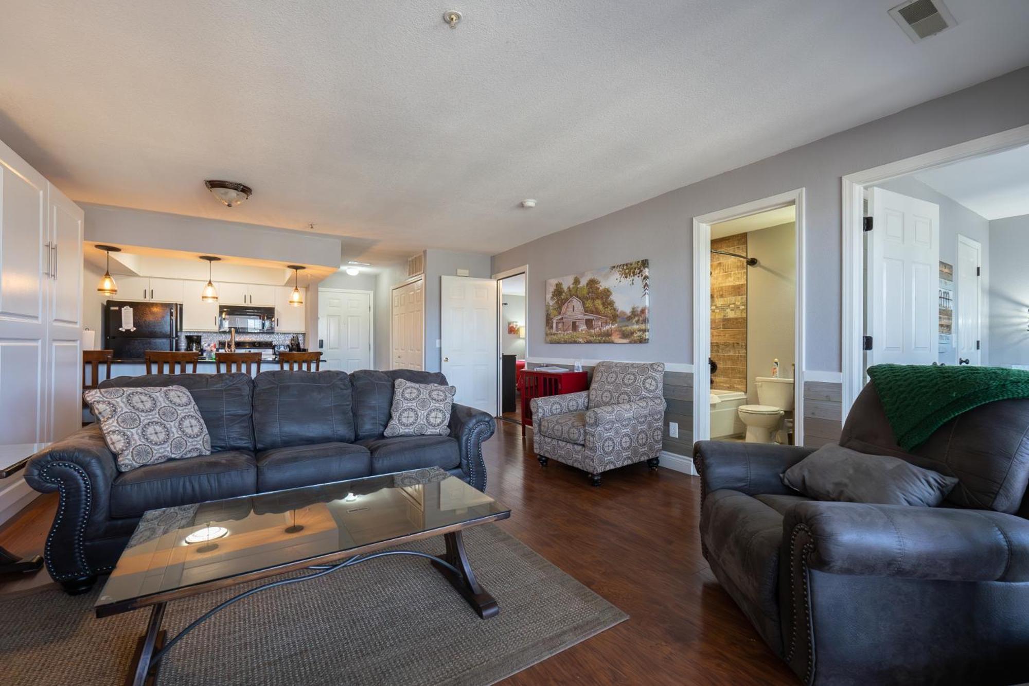 2Br Walk-In Condo - Near The 76 Strip - Free Wifi - Pool - Free Tickets Included - Clb-3 Μπράνσον Εξωτερικό φωτογραφία